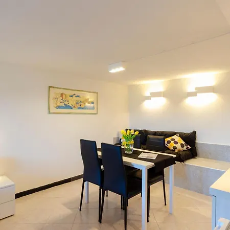 Apartamento Einzimmerwohnung Mit Terrasse Und Blick Auf Den Berg By Interhome