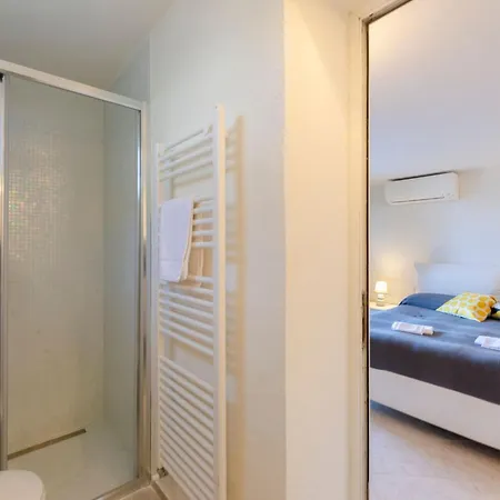 Apartamento Einzimmerwohnung Mit Terrasse Und Blick Auf Den Berg By Interhome *