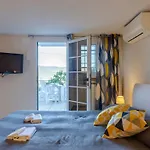 Einzimmerwohnung Mit Terrasse Und Blick Auf Den Berg By Interhome