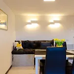 Einzimmerwohnung Mit Terrasse Und Blick Auf Den Berg By Interhome *